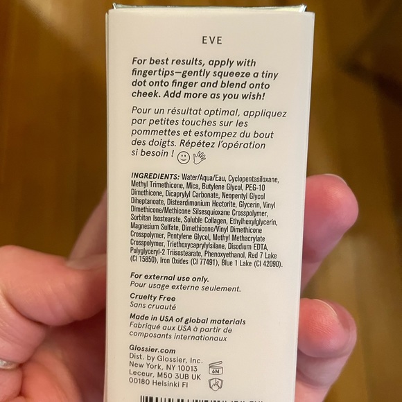 ***Bundle*** NWT Glossier makeup - Picture 3 of 6